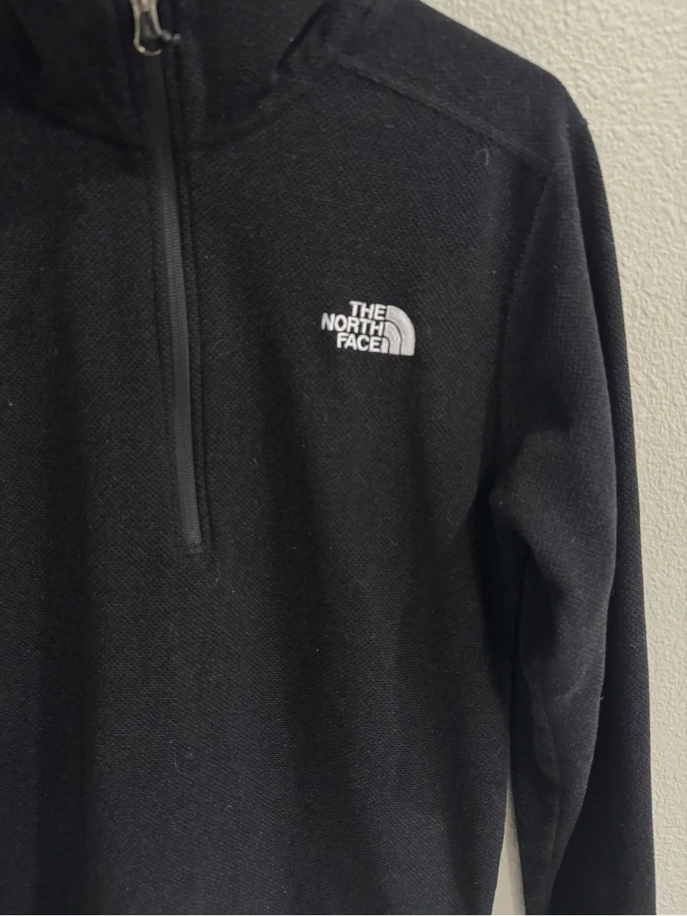 The North face, Textured Cap Rock Sweater in TNF Black Heather size small